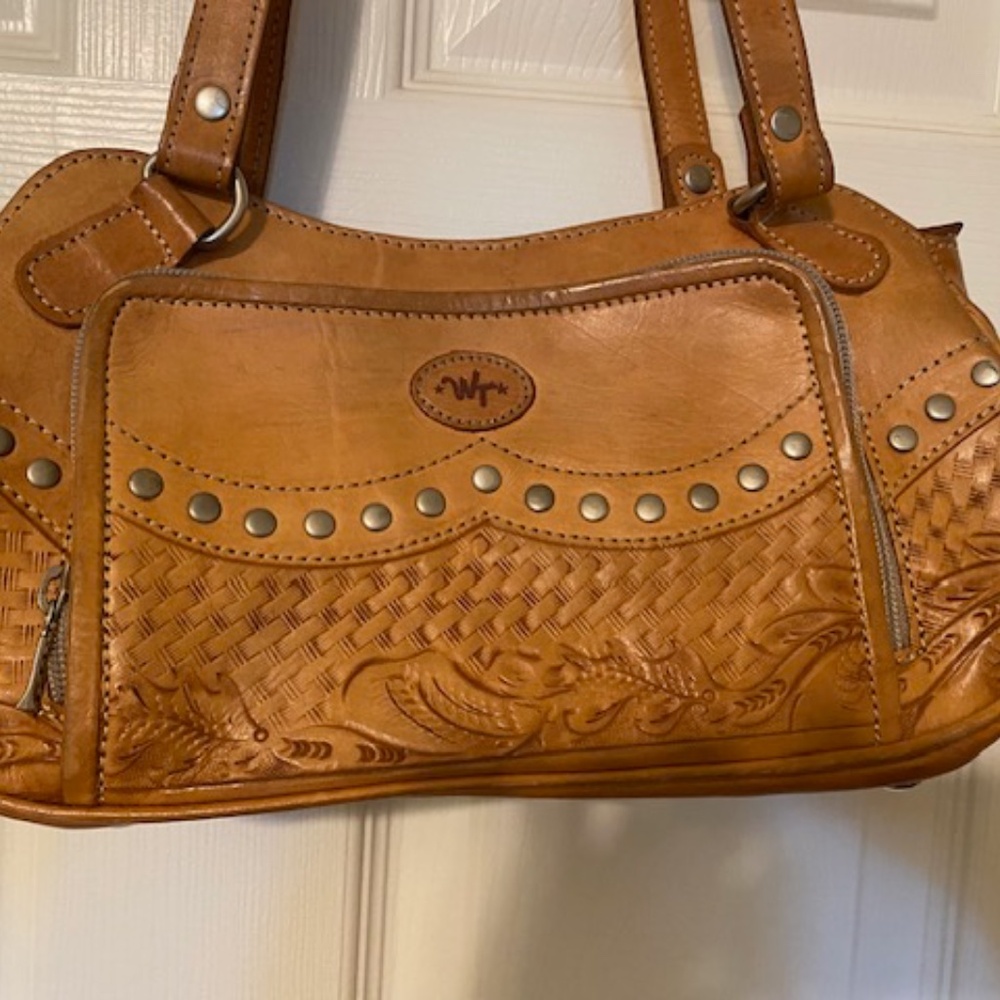 PRICE REDUCED! VINTAGE WT WOMEN'S GENUINE LEATHER PURSE